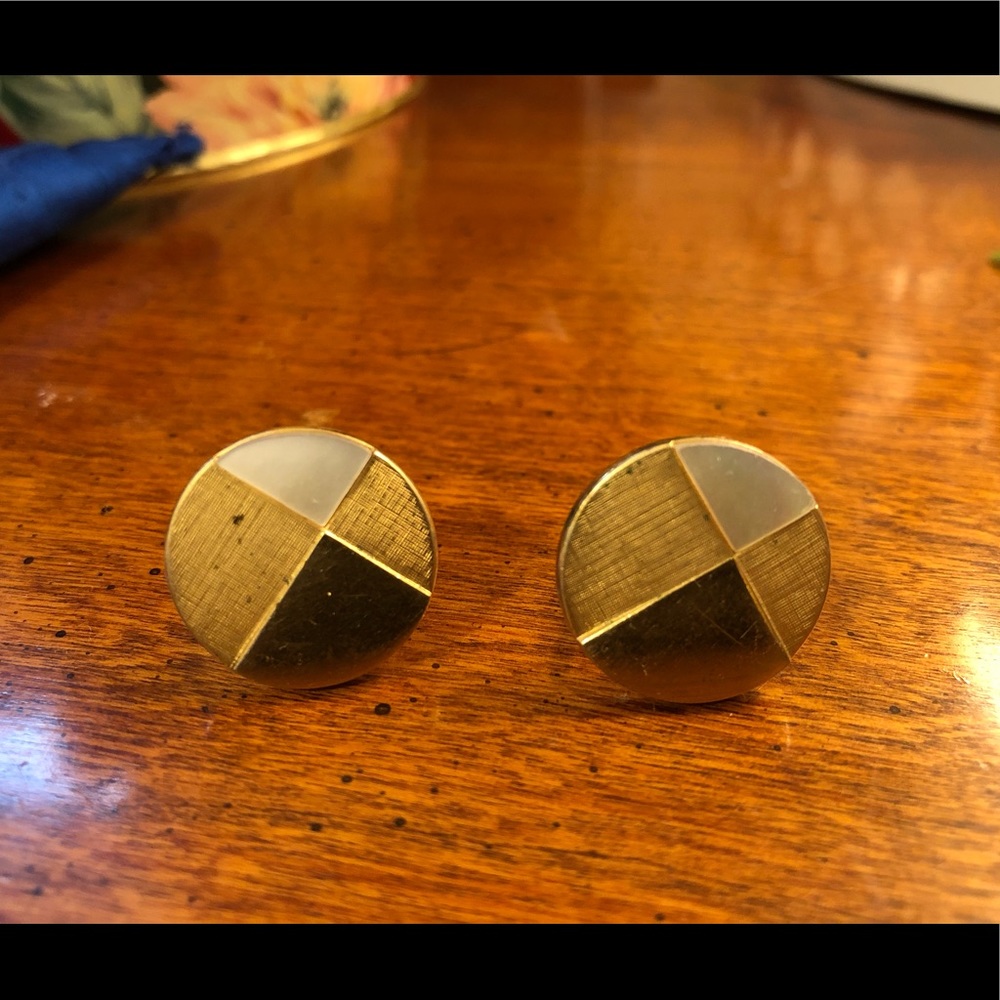 Vintage swank cufflings.